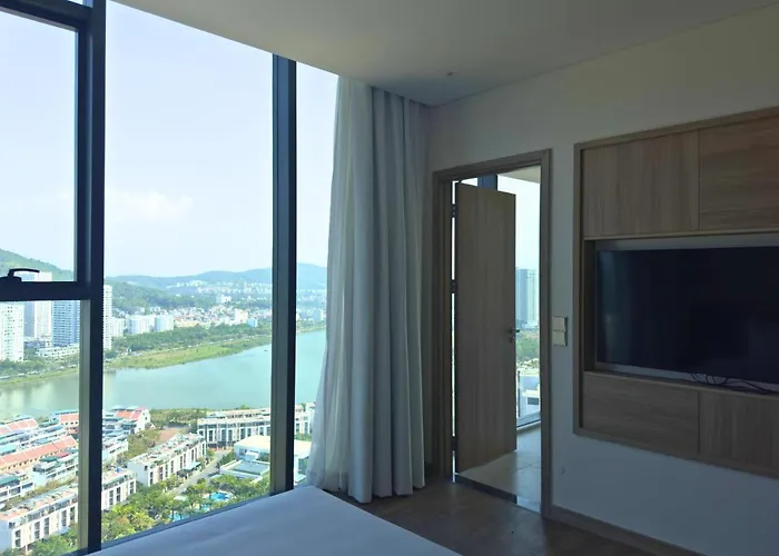 Hotel A La Carte Hạ Long